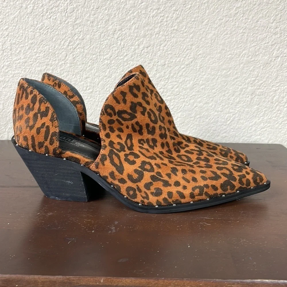 Charles by Charles David Parson Leopard Print Bootie in Camel Leopard Cut Out 6
